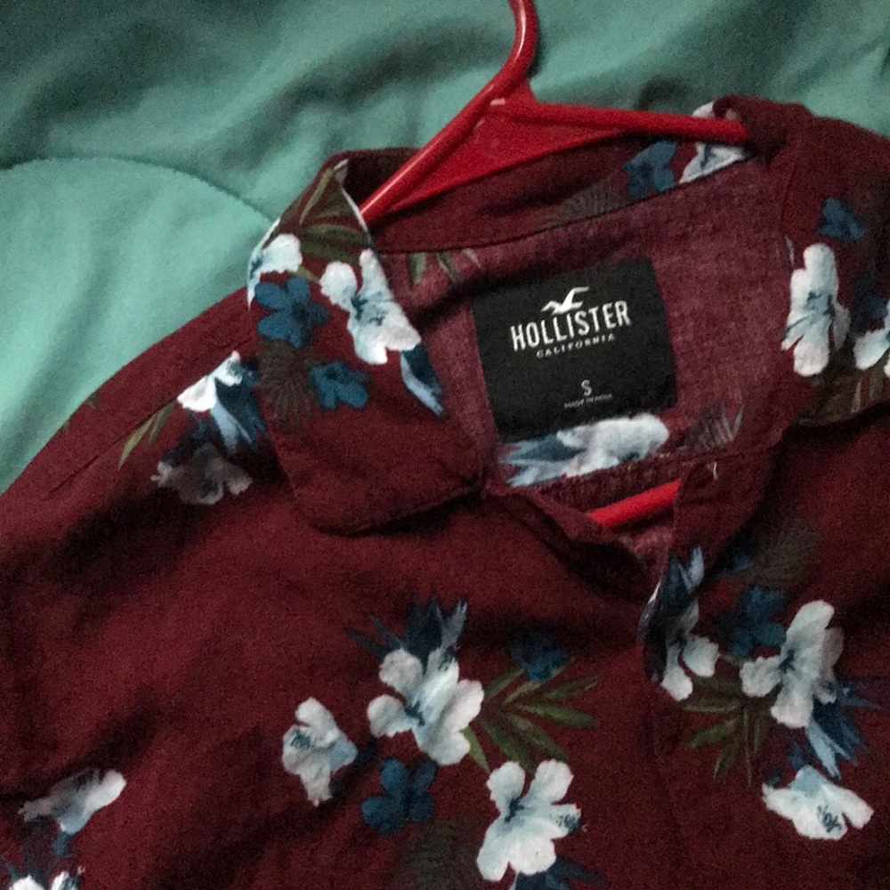 Size small floral Hawaiian shirt